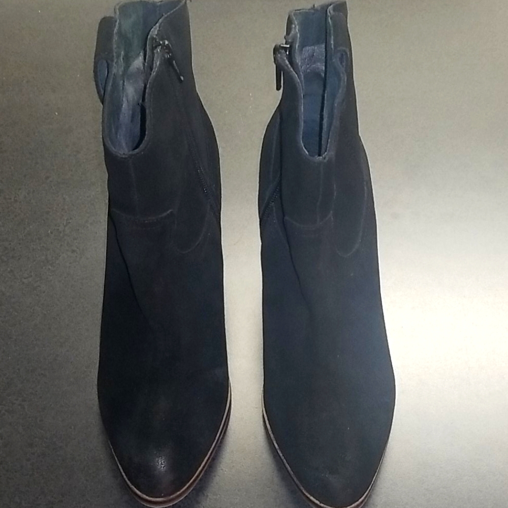 Seychelles Black Suede Bootie W8 Worn Once